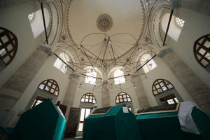 Türbe iç mekânı — arşiv karesi